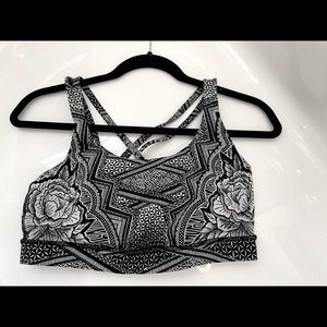 Lululemon size 10 sports bra